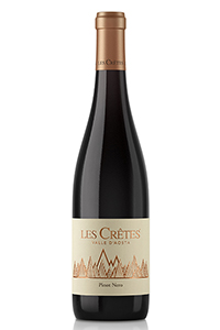 I Rossi Les Crêtes: Pinot Noir. Lavorato in solo acciaio, Les Crêtes ottiene un Pinot di montagna elegante, che si contraddistingue per il colore più intenso, il frutto accentuato e la complessa struttura.
